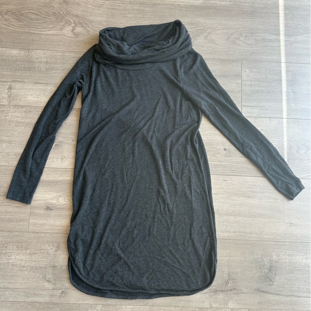 Lou & Grey cow neck long sleeve dress - size XS